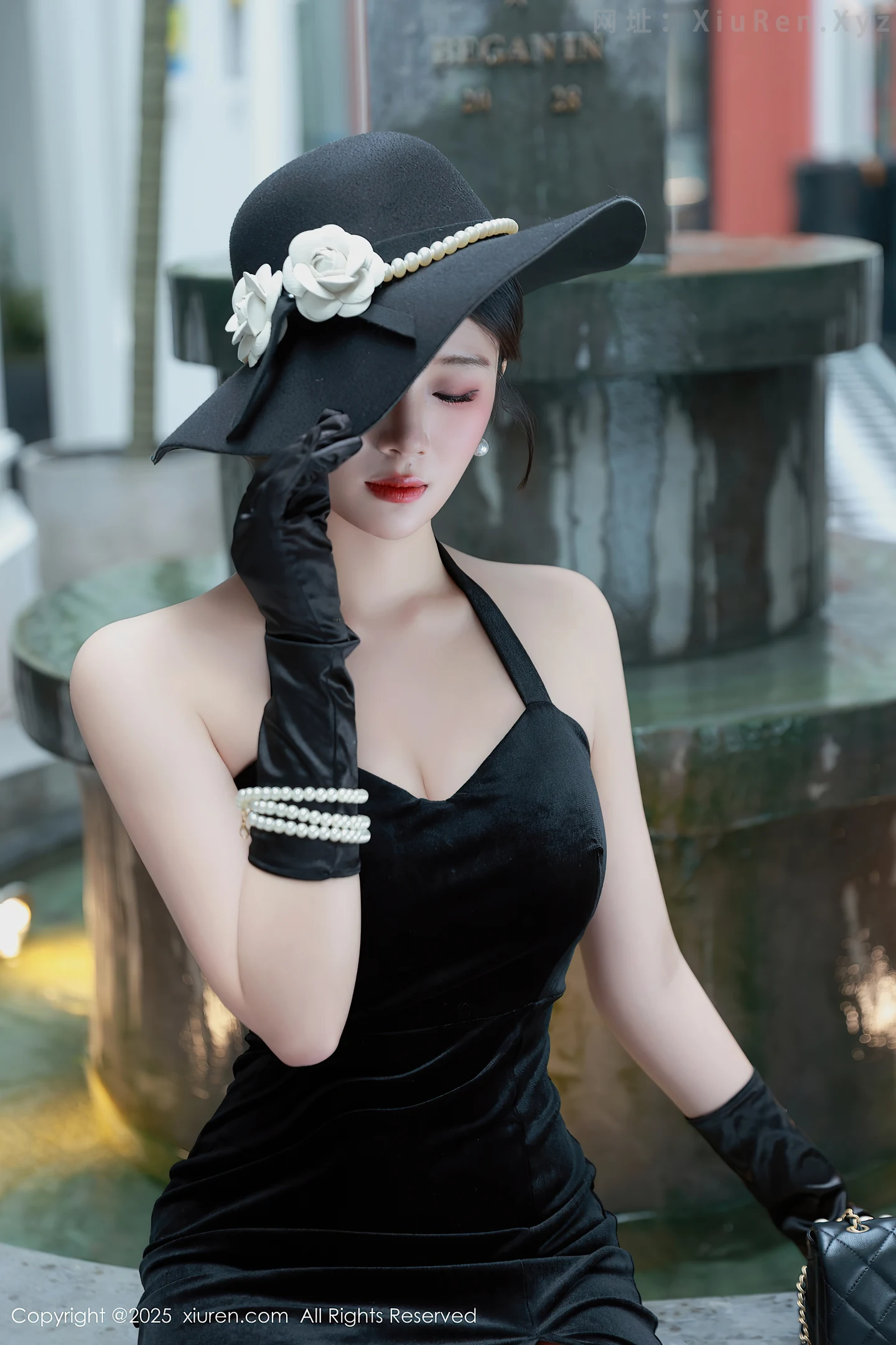 图片[5]-[XiuRen秀人网]VOL.10509 模特南乔性感黑色连衣裙+紫色情趣内衣秀柔美身姿撩人诱惑写真89P-秀人网官方网站